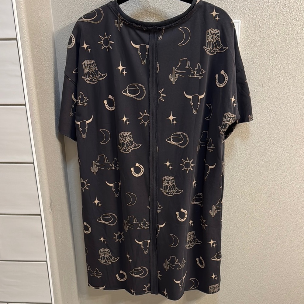 Umgee Black Dress with Beige Western Motif - Picture 3 of 3
